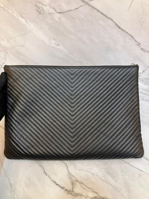 Sell Chanel Cevron Black Clutch - Black | HuntStreet.com