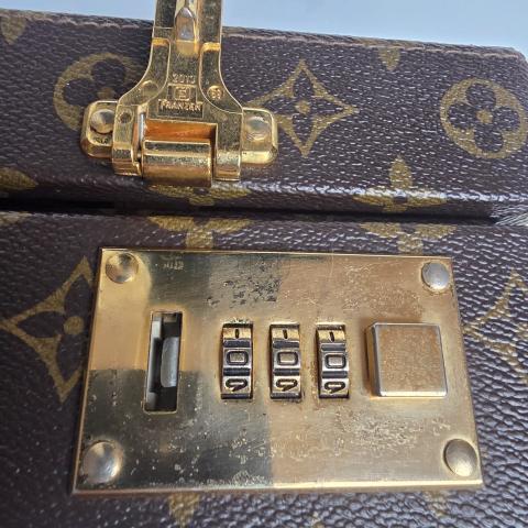 Large Product Preview Image 42