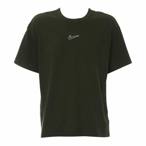 nike t shirt with logo in middle