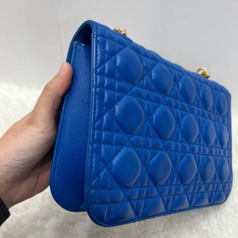 Large Product Preview Image 2