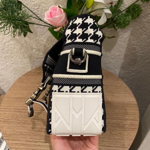 Large Product Preview Image 3