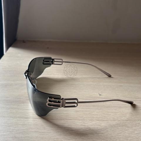Large Product Preview Image 4
