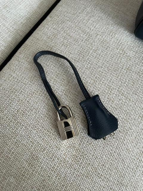 Large Product Preview Image 24