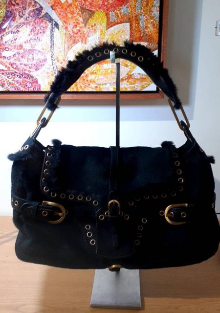 Seller Closet Image