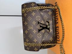 Louis Vuitton Passy Brown Cloth ref.213482 - Joli Closet