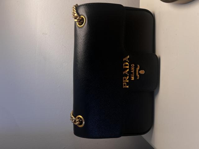 Seller Closet Image