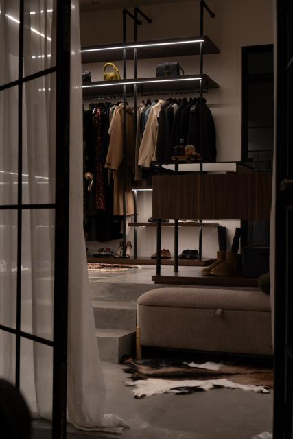 Seller Closet Image
